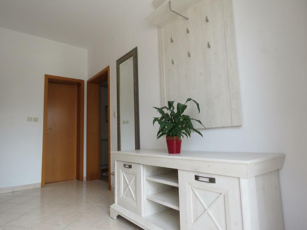 Apartment Smilje ชิเบนิก ภายนอก รูปภาพ